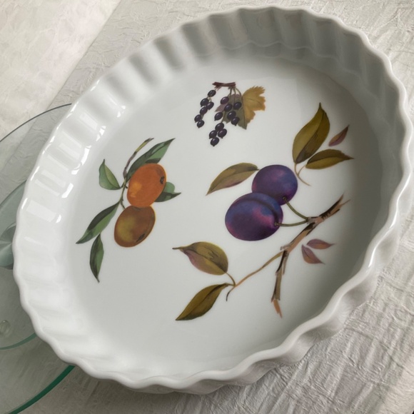 Vintage Evesham βMβ Porcelain Tart Baking Dish 9β Oven To Table Ware England Pie - Picture 8 of 8